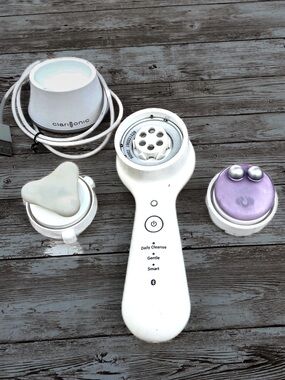 Clarisonic Mia Smart Skincare Device with Sculpting and Awakening Heads